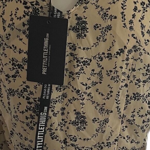 Pretty Little Things Cropped Blouse - Picture 7 of 8